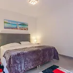 Flowers Island House 2 Фуншал