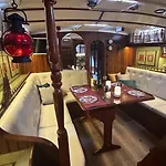 Flowers Island House 2 Апартаменты Фуншал