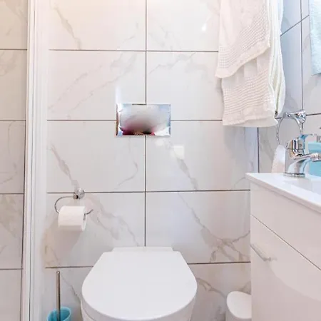 Daire Flowers Island House 2 *