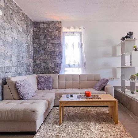 Flowers Island House 2