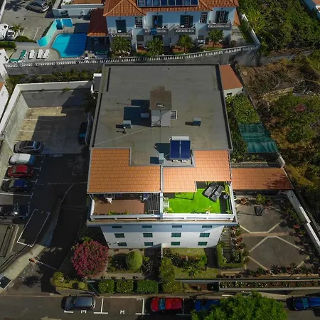 Flowers Island House 2 *