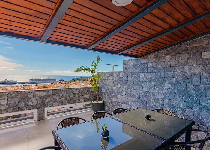 Flowers Island House 2 * 푼샬