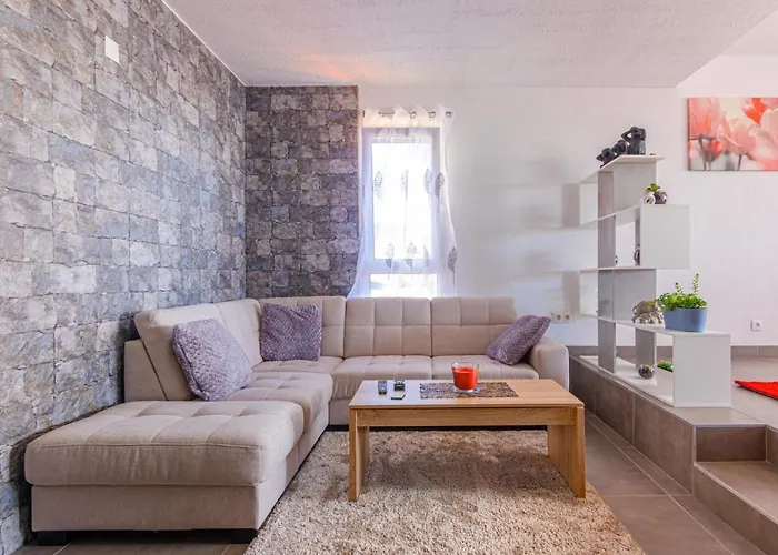 Flowers Island House 2