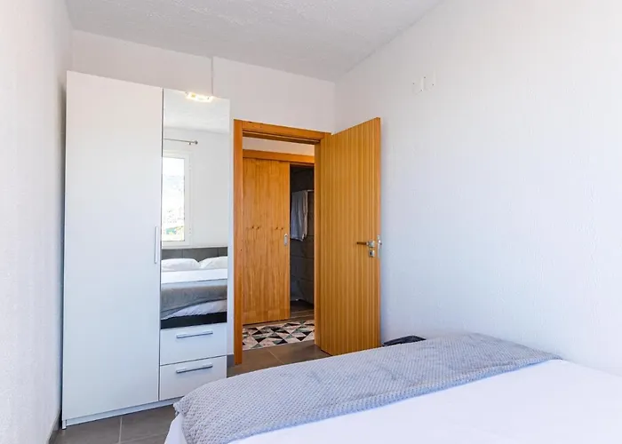 Flowers Island House 2 * 푼샬