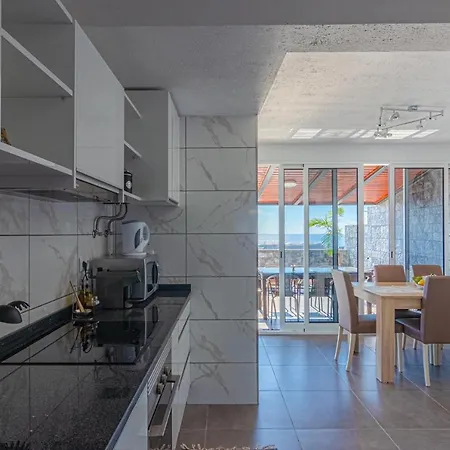 Apartamento Flowers Island House 2 *