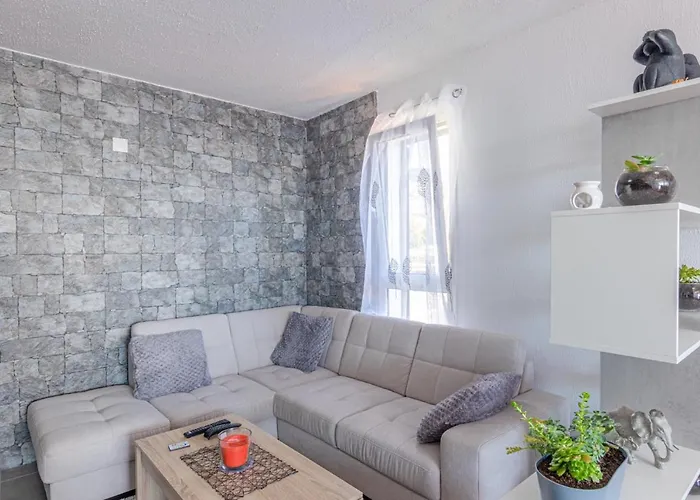 Flowers Island House 2 פונשל