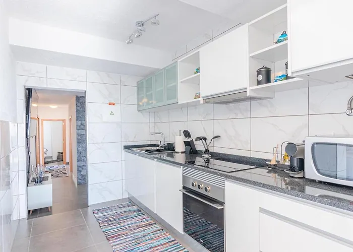 Flowers Island House 2