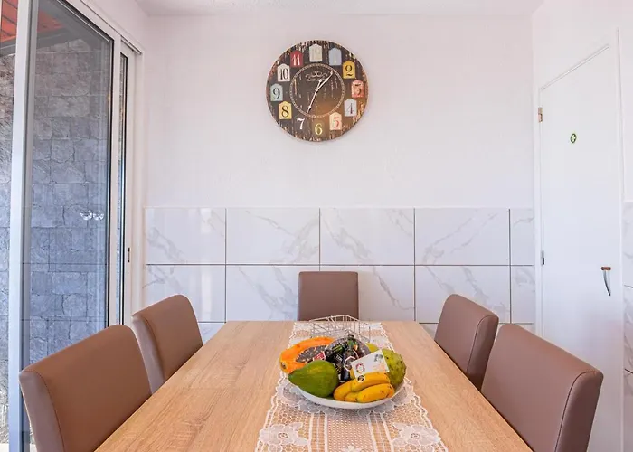 Flowers Island House 2 דירה פונשל