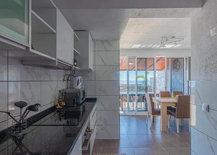 דירה Flowers Island House 2 *