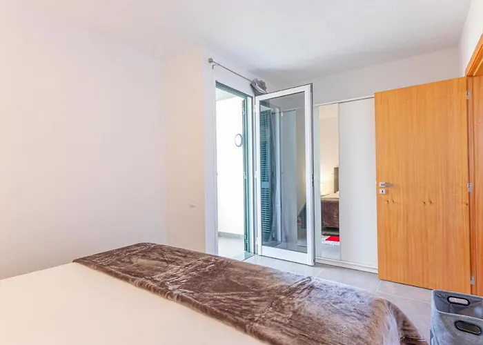 Flowers Island House 2 פונשל