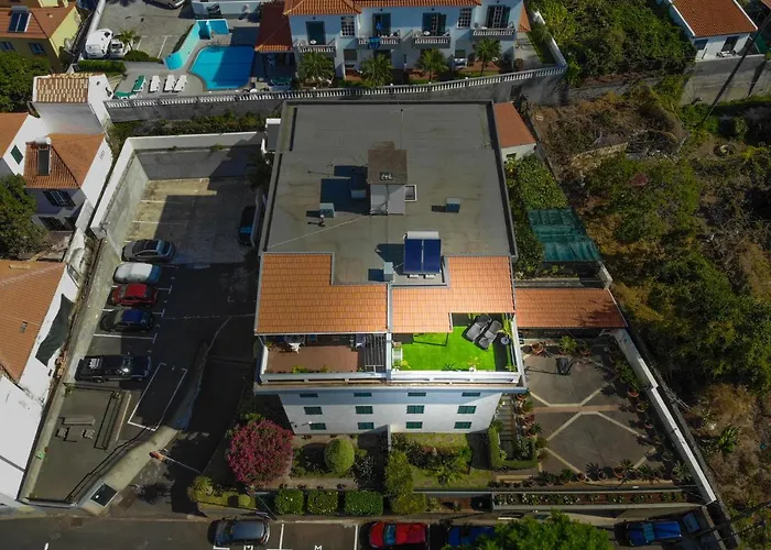 Flowers Island House 2 *